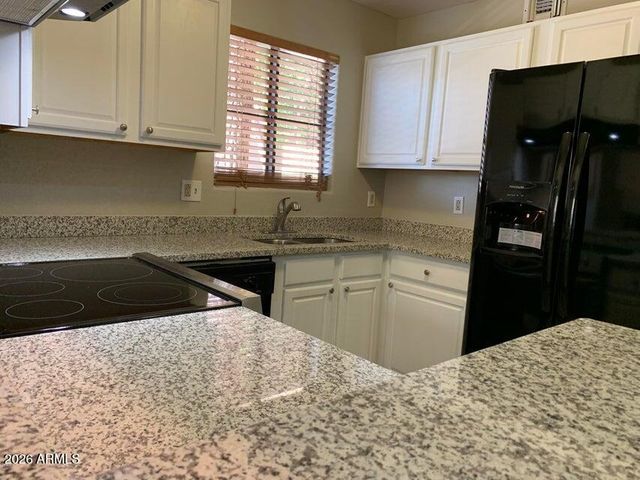 1025 E HIGHLAND Avenue 32, Phoenix, AZ 85014