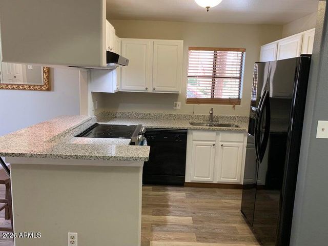 1025 E HIGHLAND Avenue 32, Phoenix, AZ 85014