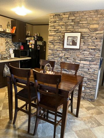 5848 Mieth Road, Sealy, TX 77474