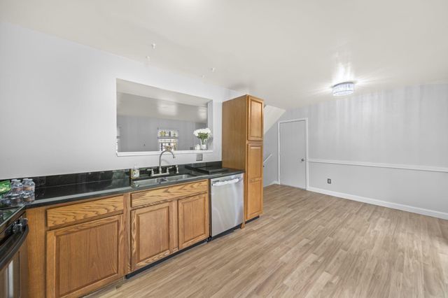 7685 Whitneyway Drive, 17, Columbus, OH 43085