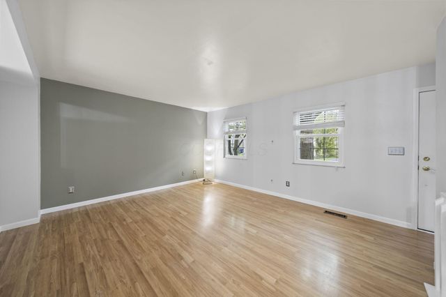 7685 Whitneyway Drive, 17, Columbus, OH 43085