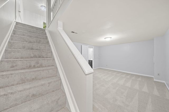 7685 Whitneyway Drive, 17, Columbus, OH 43085