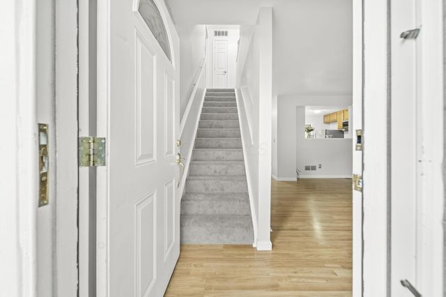 7685 Whitneyway Drive, 17, Columbus, OH 43085