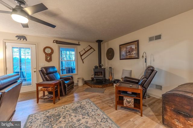 216 ANGEL COUNTRY LN, Paw Paw, WV 25434