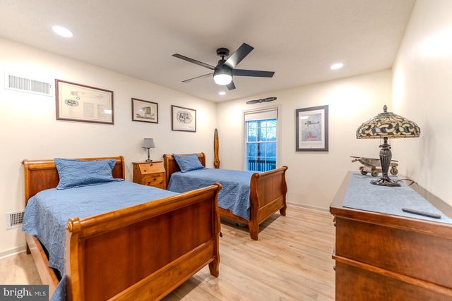 216 ANGEL COUNTRY LN, Paw Paw, WV 25434