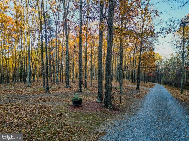 216 ANGEL COUNTRY LN, Paw Paw, WV 25434