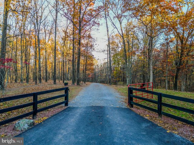 216 ANGEL COUNTRY LN, Paw Paw, WV 25434