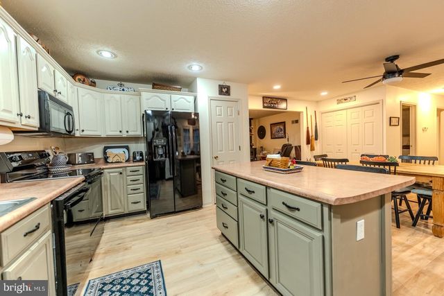 216 ANGEL COUNTRY LN, Paw Paw, WV 25434