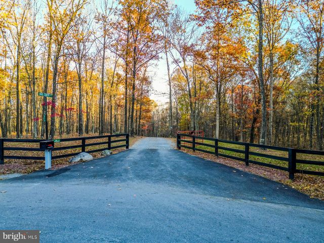 216 ANGEL COUNTRY LN, Paw Paw, WV 25434