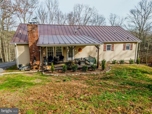 216 ANGEL COUNTRY LN, Paw Paw, WV 25434
