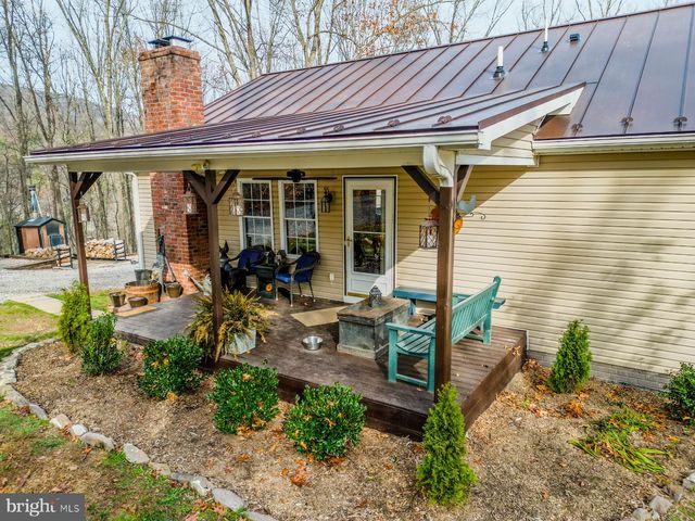 216 ANGEL COUNTRY LN, Paw Paw, WV 25434