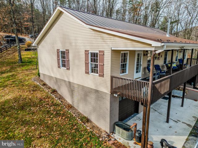 216 ANGEL COUNTRY LN, Paw Paw, WV 25434