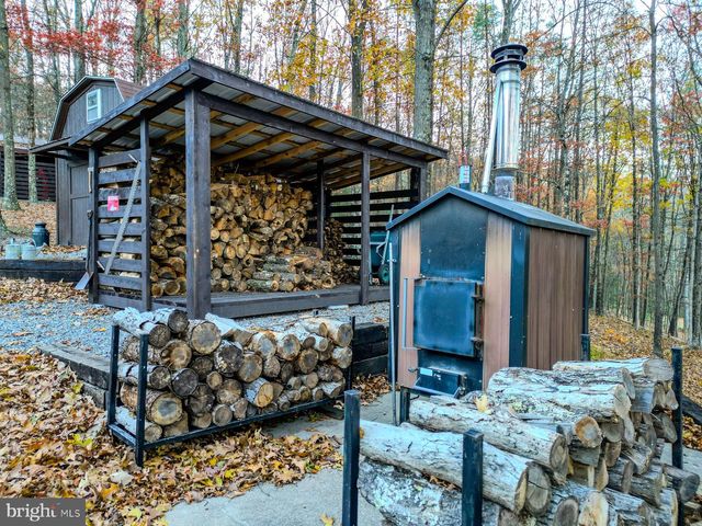 216 ANGEL COUNTRY LN, Paw Paw, WV 25434