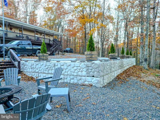 216 ANGEL COUNTRY LN, Paw Paw, WV 25434