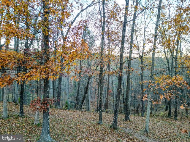 216 ANGEL COUNTRY LN, Paw Paw, WV 25434