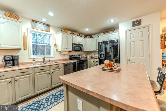 216 ANGEL COUNTRY LN, Paw Paw, WV 25434