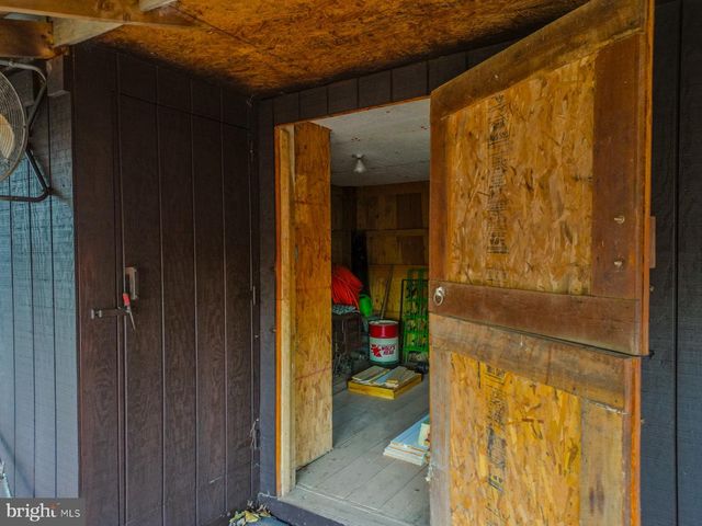 216 ANGEL COUNTRY LN, Paw Paw, WV 25434