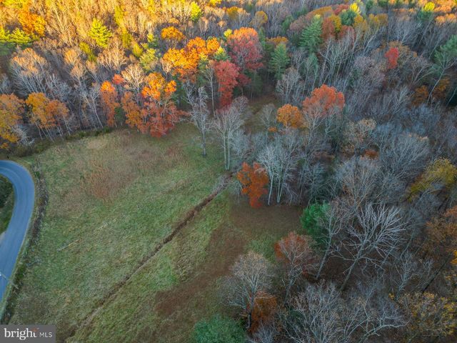 216 ANGEL COUNTRY LN, Paw Paw, WV 25434