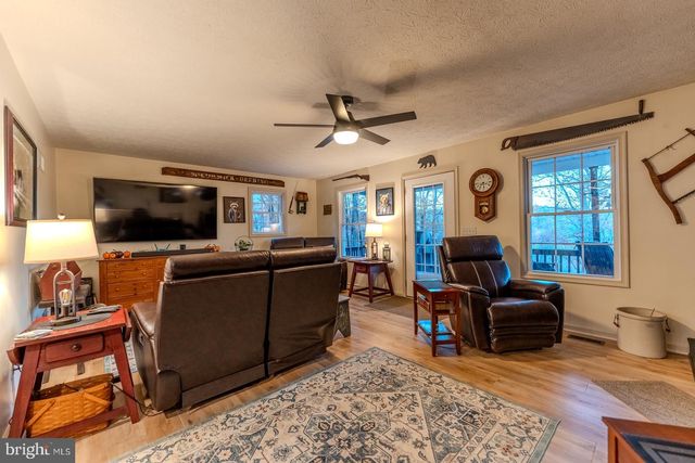 216 ANGEL COUNTRY LN, Paw Paw, WV 25434