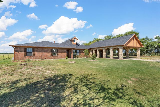 3433 W Tours Road, West, TX 76691