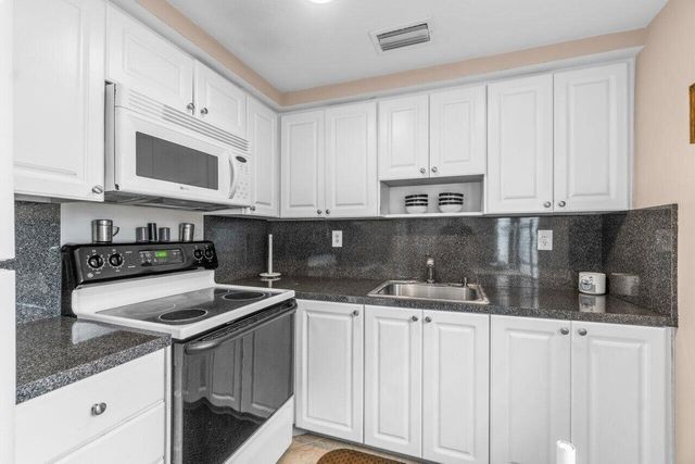 715 Normandy O, Delray Beach, FL 33484