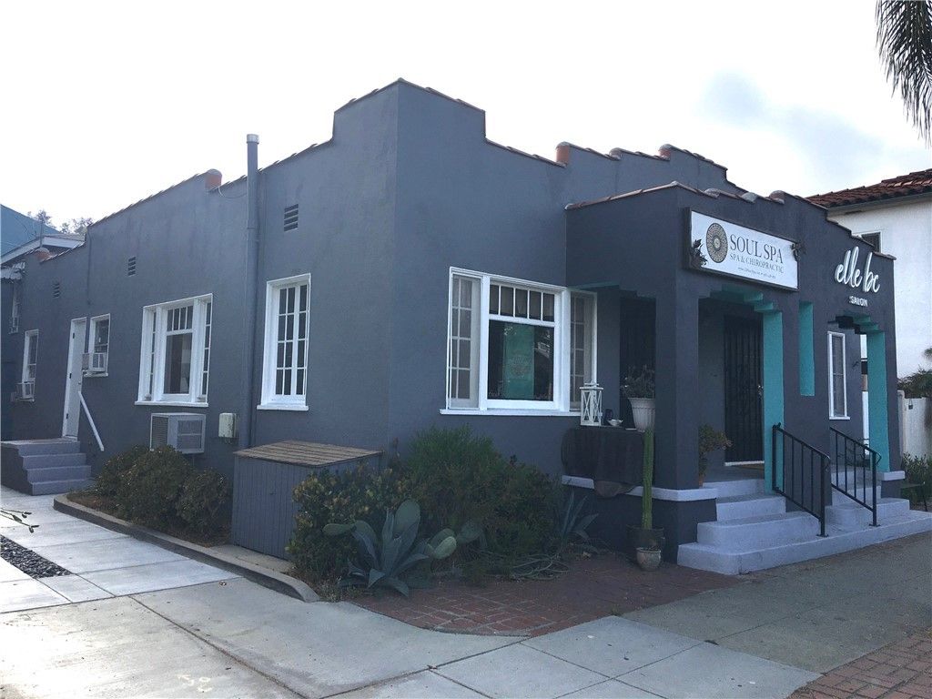 Image 9 of property listing at 341 Redondo, Long Beach, CA 90814