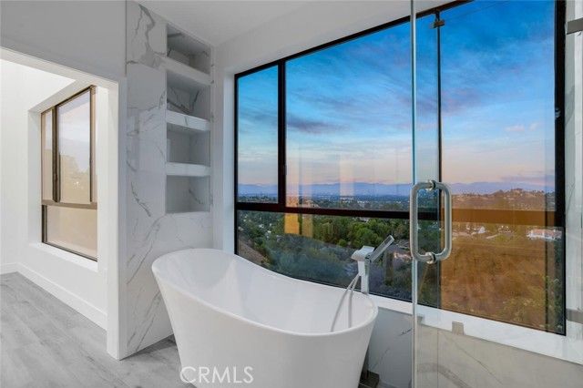 19131 menard Place, Tarzana (los Angeles), CA 91356