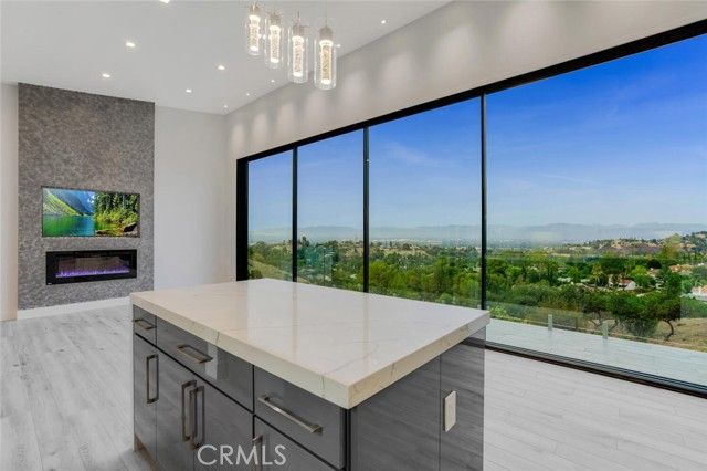 19131 menard Place, Tarzana (los Angeles), CA 91356