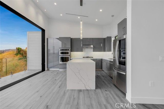 19131 menard Place, Tarzana (los Angeles), CA 91356