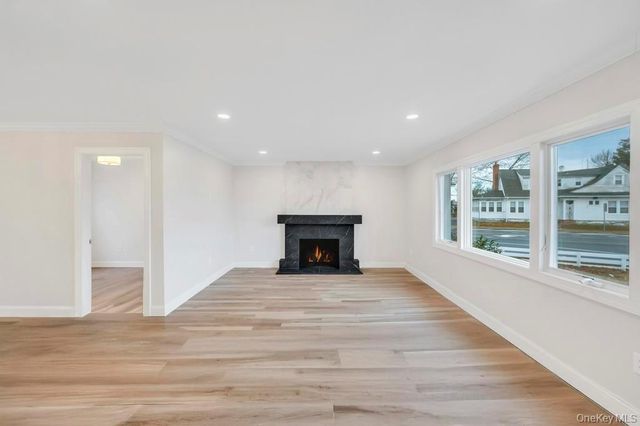 92 Sunset Road, Bay Shore, NY 11706