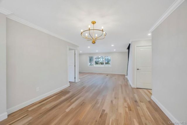 92 Sunset Road, Bay Shore, NY 11706