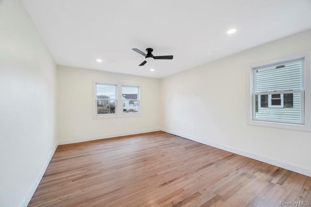 92 Sunset Road, Bay Shore, NY 11706