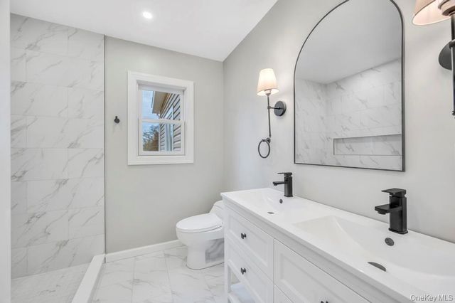 92 Sunset Road, Bay Shore, NY 11706