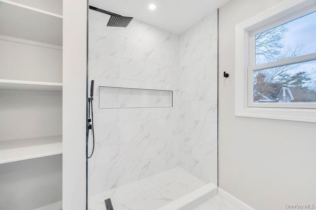 92 Sunset Road, Bay Shore, NY 11706