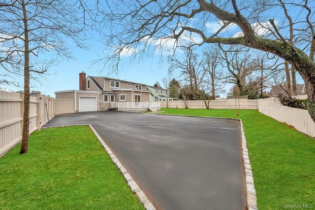 92 Sunset Road, Bay Shore, NY 11706