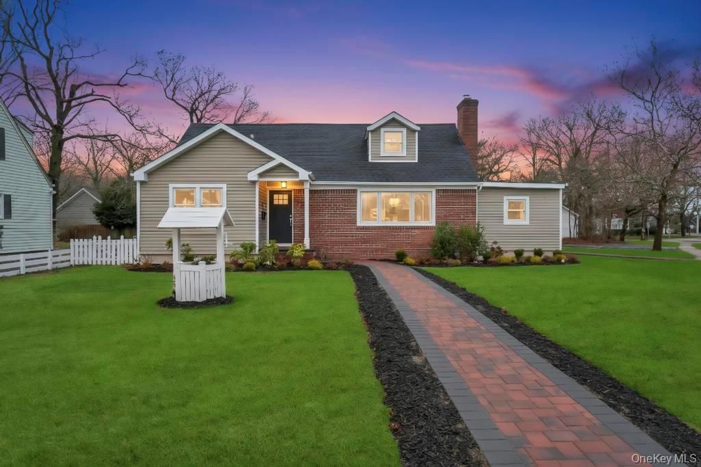 92 Sunset Road, Bay Shore, NY 11706