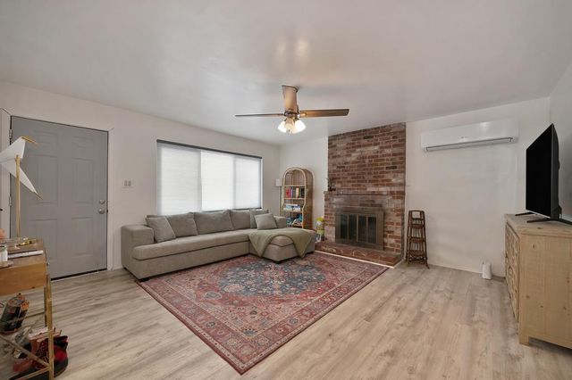 9666-9668 Lake Natoma Dr, Orangevale, CA 95662