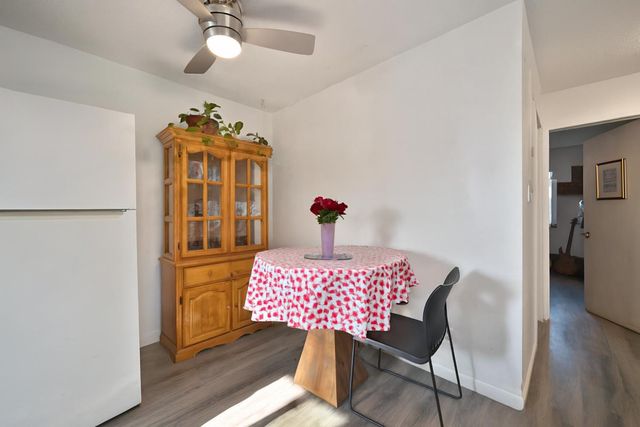 9666-9668 Lake Natoma Dr, Orangevale, CA 95662