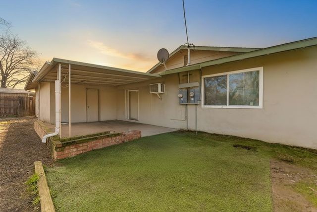 9666-9668 Lake Natoma Dr, Orangevale, CA 95662