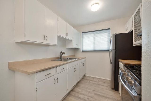 9666-9668 Lake Natoma Dr, Orangevale, CA 95662