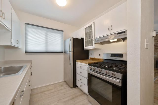 9666-9668 Lake Natoma Dr, Orangevale, CA 95662