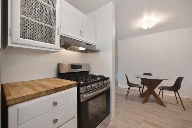 9666-9668 Lake Natoma Dr, Orangevale, CA 95662