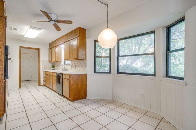 8605 Marys Creek Drive, Benbrook, TX 76116