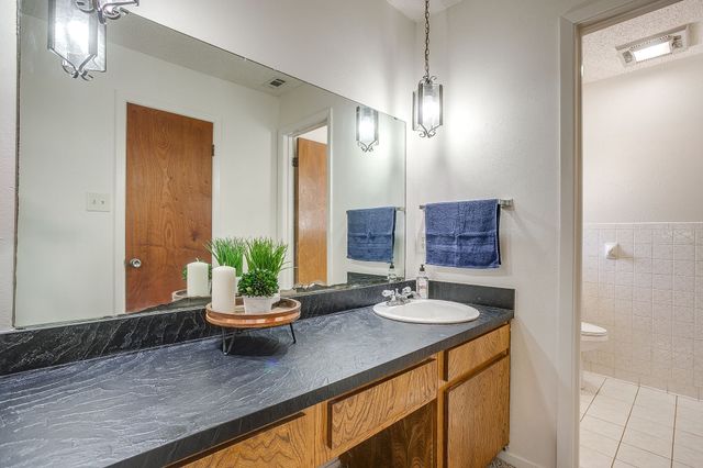 8605 Marys Creek Drive, Benbrook, TX 76116