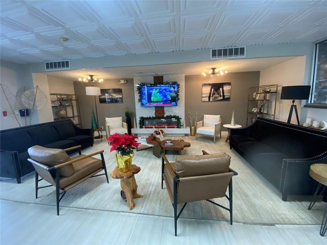 7150 N TAMIAMI TRAIL S523, Sarasota, FL 34243