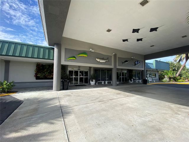 7150 N TAMIAMI TRAIL S523, Sarasota, FL 34243