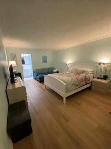 7150 N TAMIAMI TRAIL S523, Sarasota, FL 34243