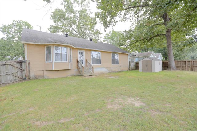 121 Silverbrook Drive, Sherwood, AR 72120