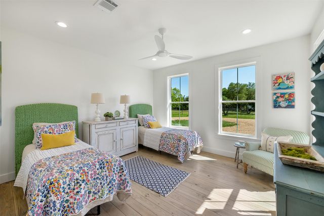 377 Florida Chapel Road, Round Top, TX 78954