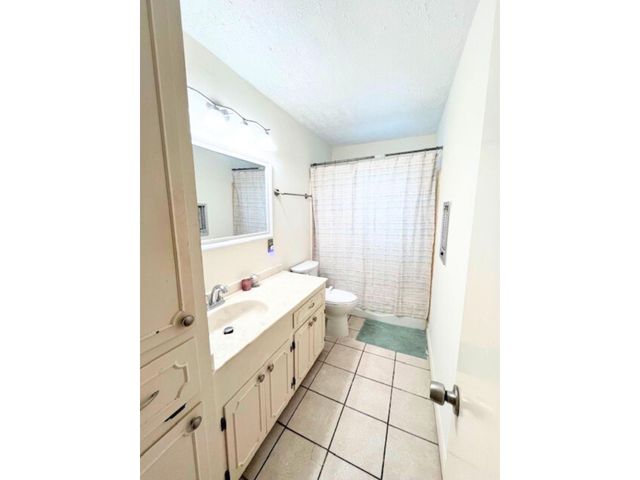 4604 Oak Valley Drive, Orange, TX 77632